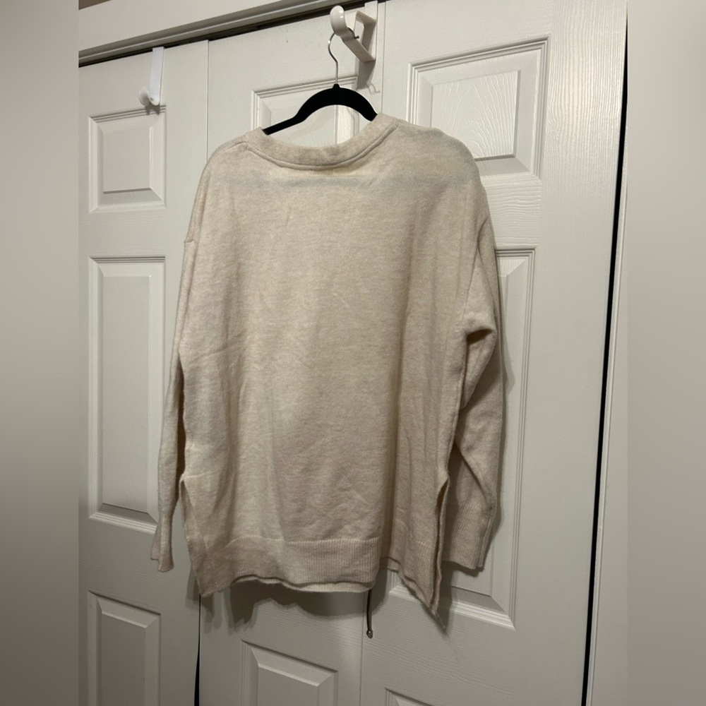 Oversized H&M Cream Sweater - Picture 5 of 7